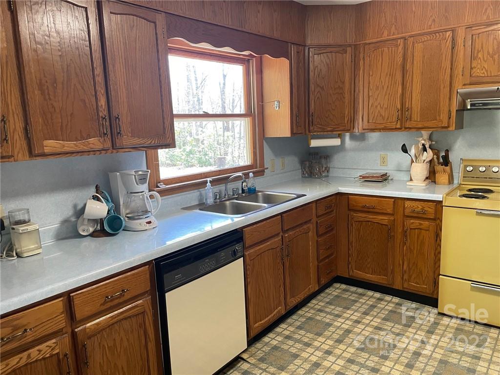 660 Babb Road Rosman, NC 28772 - Photo 8 of 35 Gallery Image 8