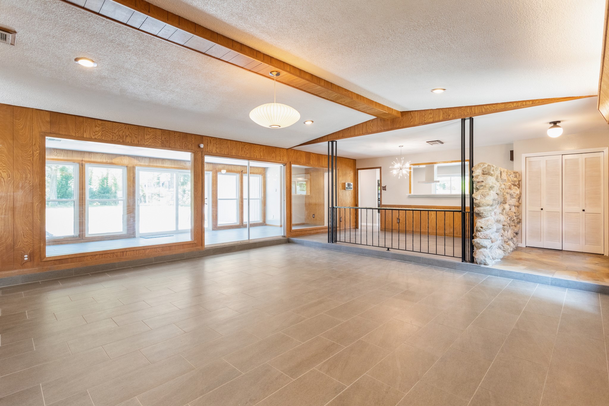 9106 Bonhomme Road Houston, TX 77074 - Photo 12 of 35