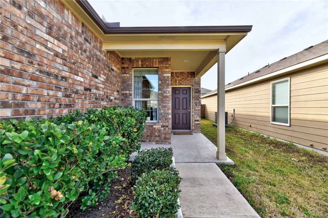 a view of a pathway of a house