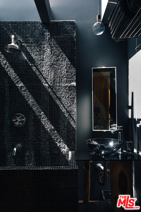 9007 Wonderland Park Avenue Los Angeles, CA 90046 - Photo 13 of 21