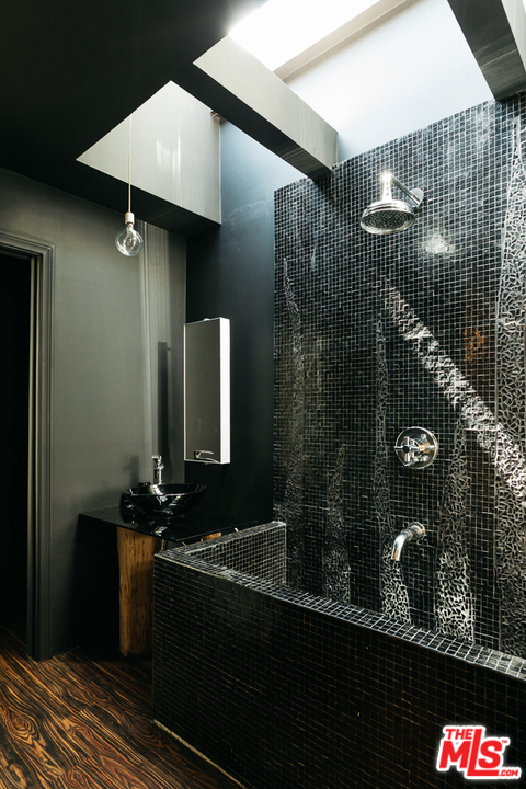 9007 Wonderland Park Avenue Los Angeles, CA 90046 - Photo 14 of 21