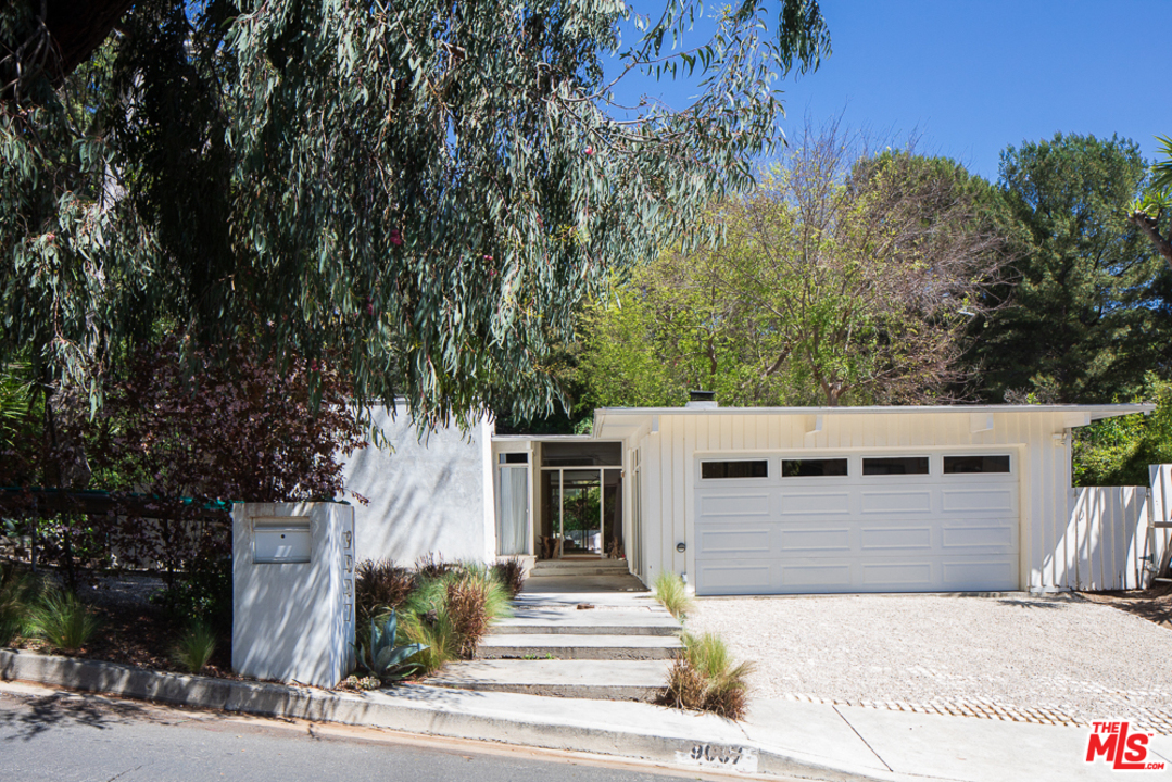 9007 Wonderland Park Avenue Los Angeles, CA 90046 - Photo 21 of 21