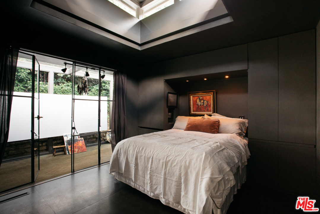 9007 Wonderland Park Avenue Los Angeles, CA 90046 - Photo 9 of 21