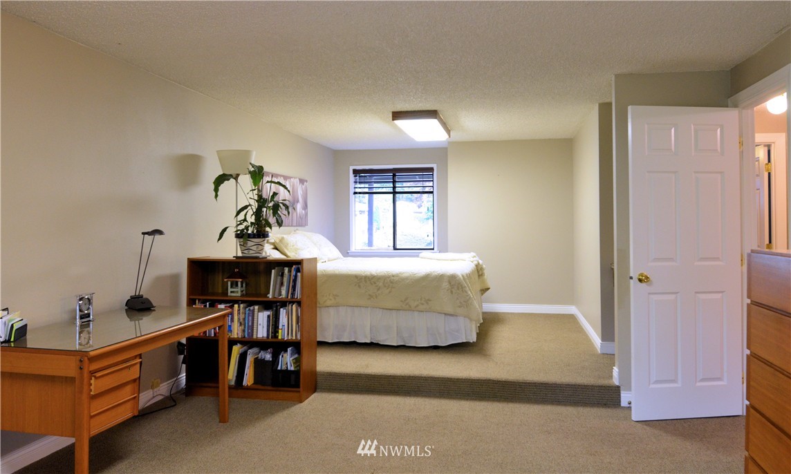 14111 148th Place Southeast Renton, WA 98059 - Photo 13 of 25 Gallery Image 13