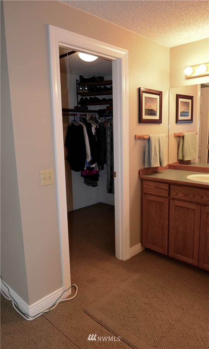 14111 148th Place Southeast Renton, WA 98059 - Photo 15 of 25 Gallery Image 15
