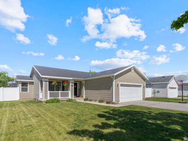 $412,000 | 5069 South 3925th Street West, Roy, UT 84067