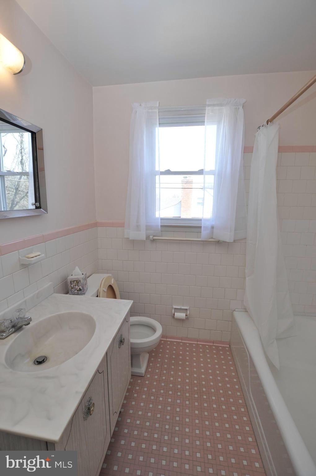 10105 Tipperary Road Baltimore, MD 21234 - Photo 13 of 28