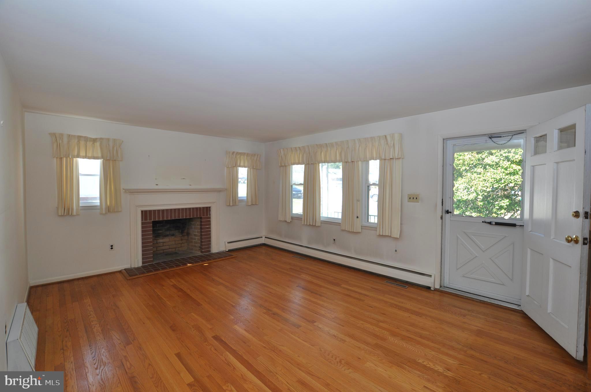 10105 Tipperary Road Baltimore, MD 21234 - Photo 3 of 28
