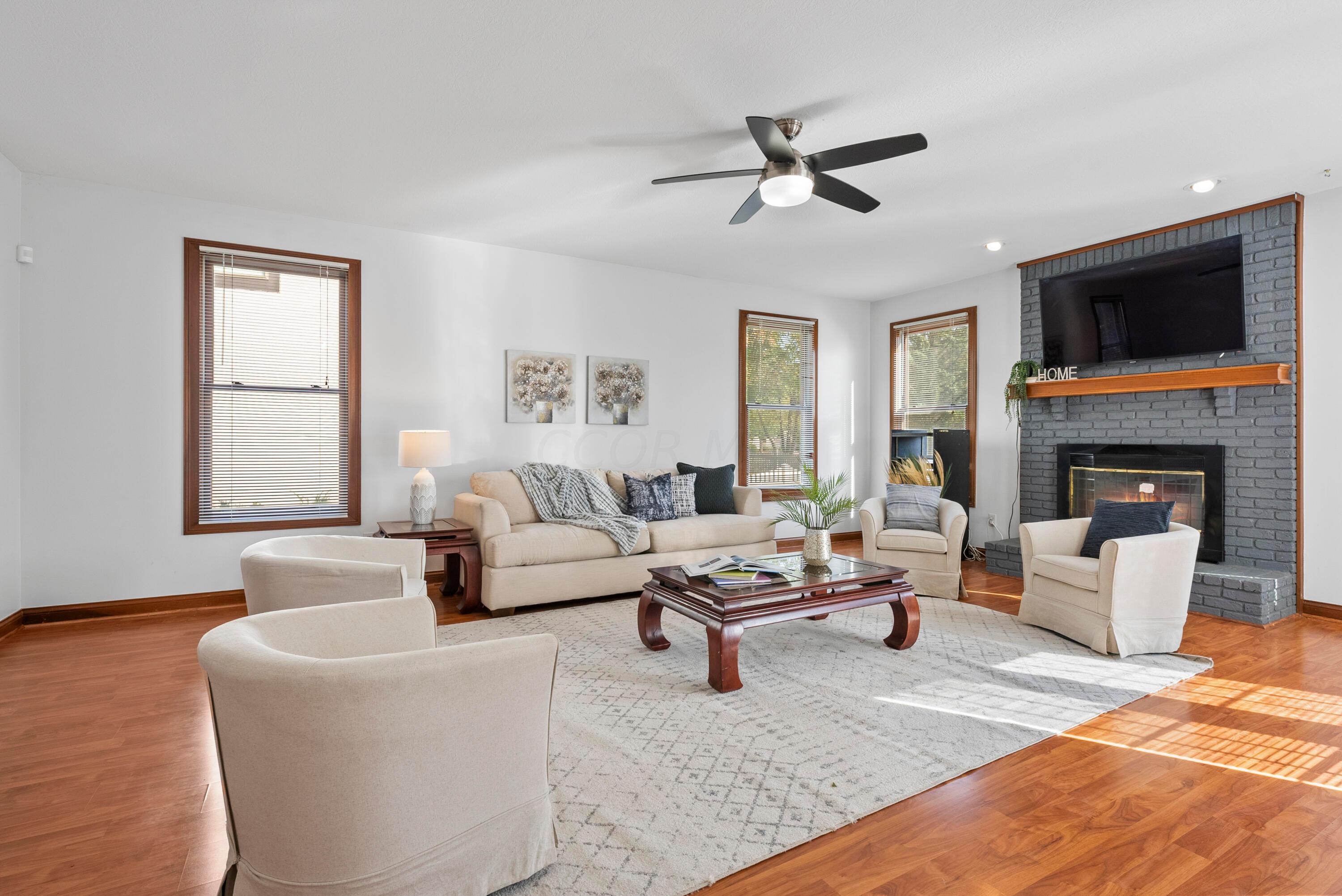 379 Beecher Road Columbus, OH 43230 - Photo 5 of 52 Great room with gas log fireplace