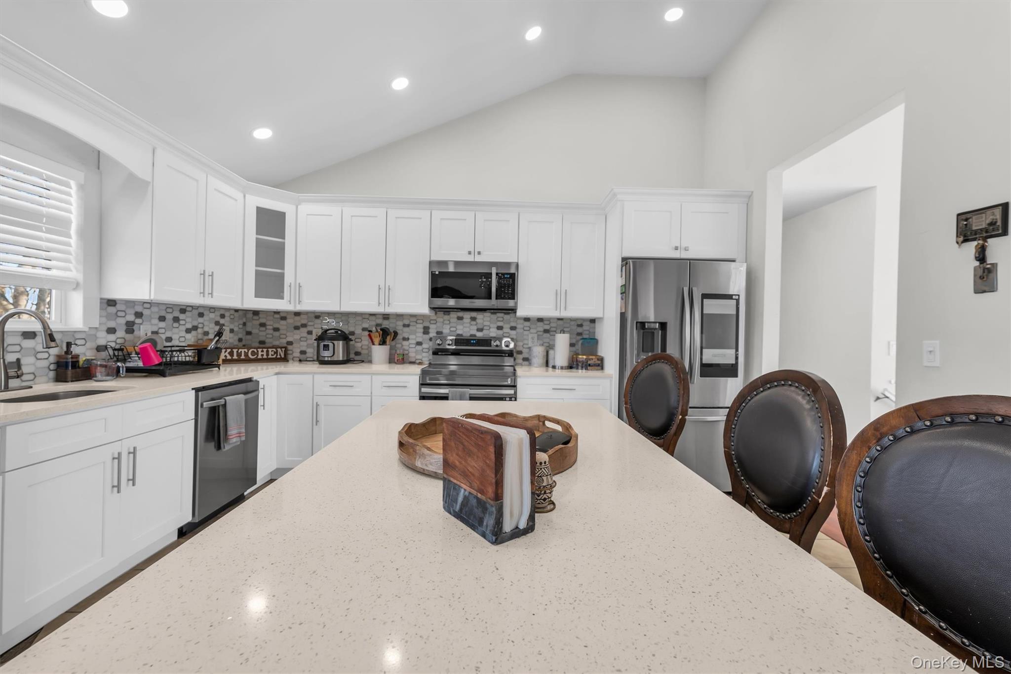 19 Summit Place Farmingville, NY 11784 - Photo 11 of 37