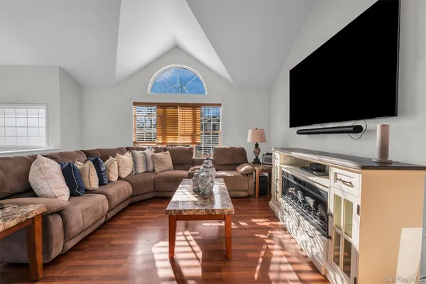 $749,990 | 19 Summit Place, Farmingville, NY 11784