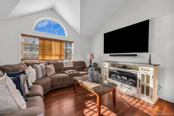 $749,990 | 19 Summit Place, Farmingville, NY 11784