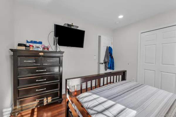 $749,990 | 19 Summit Place, Farmingville, NY 11784