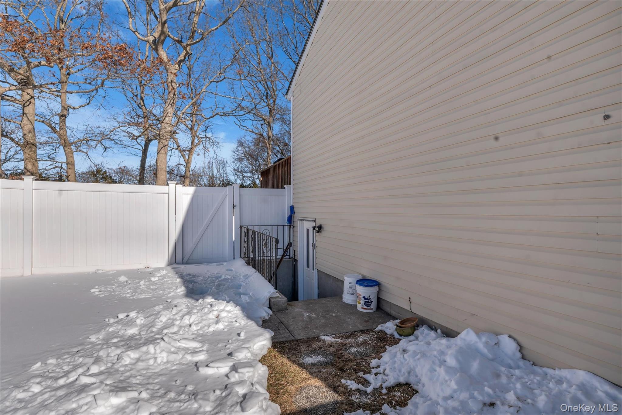 19 Summit Place Farmingville, NY 11784 - Photo 32 of 37