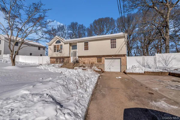 $749,990 | 19 Summit Place, Farmingville, NY 11784