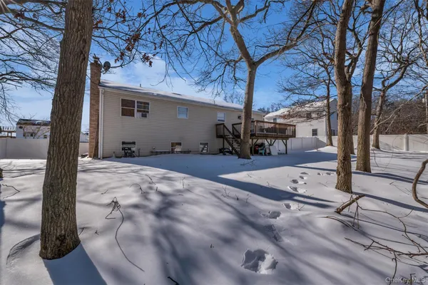 $749,990 | 19 Summit Place, Farmingville, NY 11784