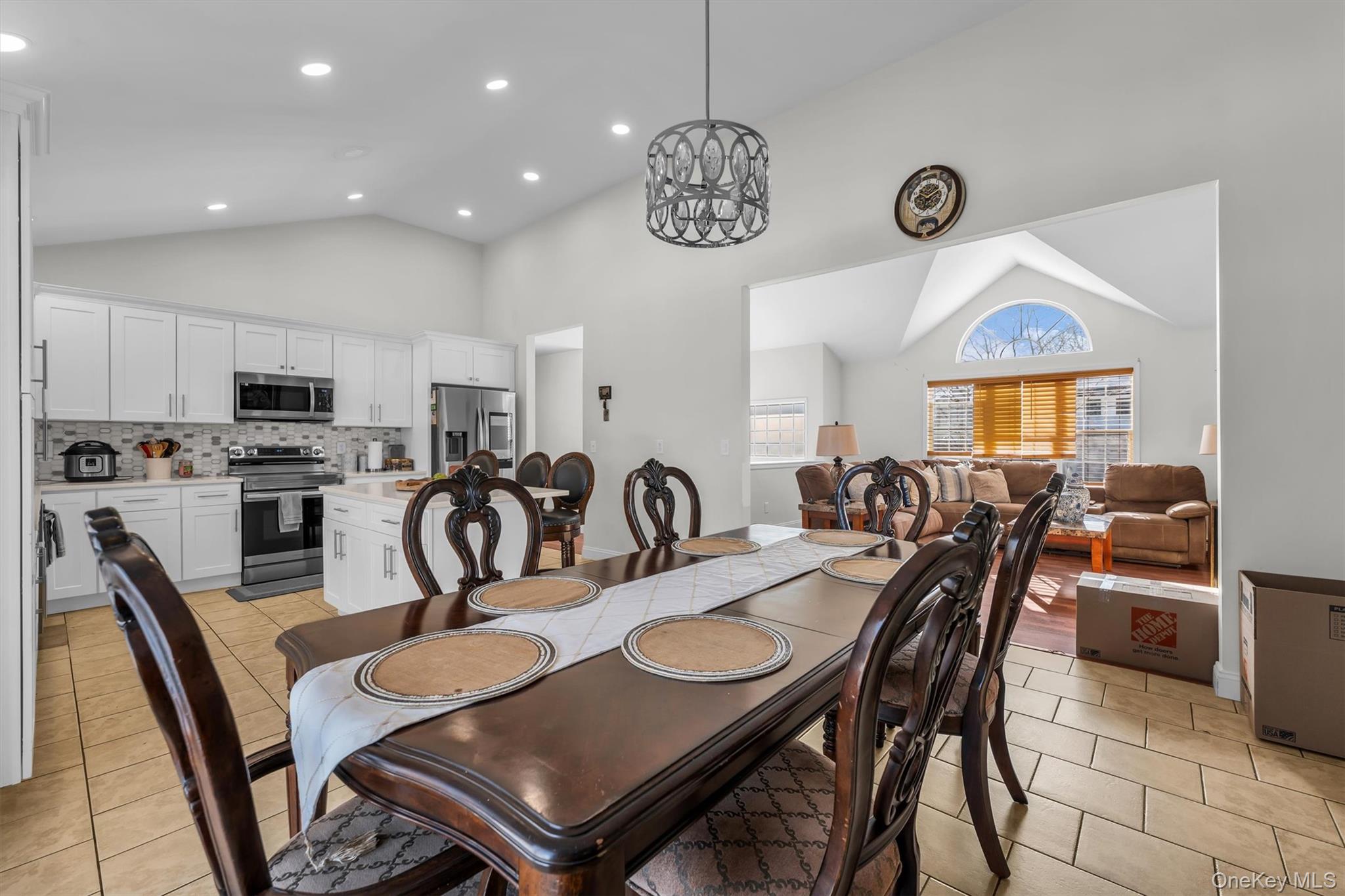 19 Summit Place Farmingville, NY 11784 - Photo 7 of 37