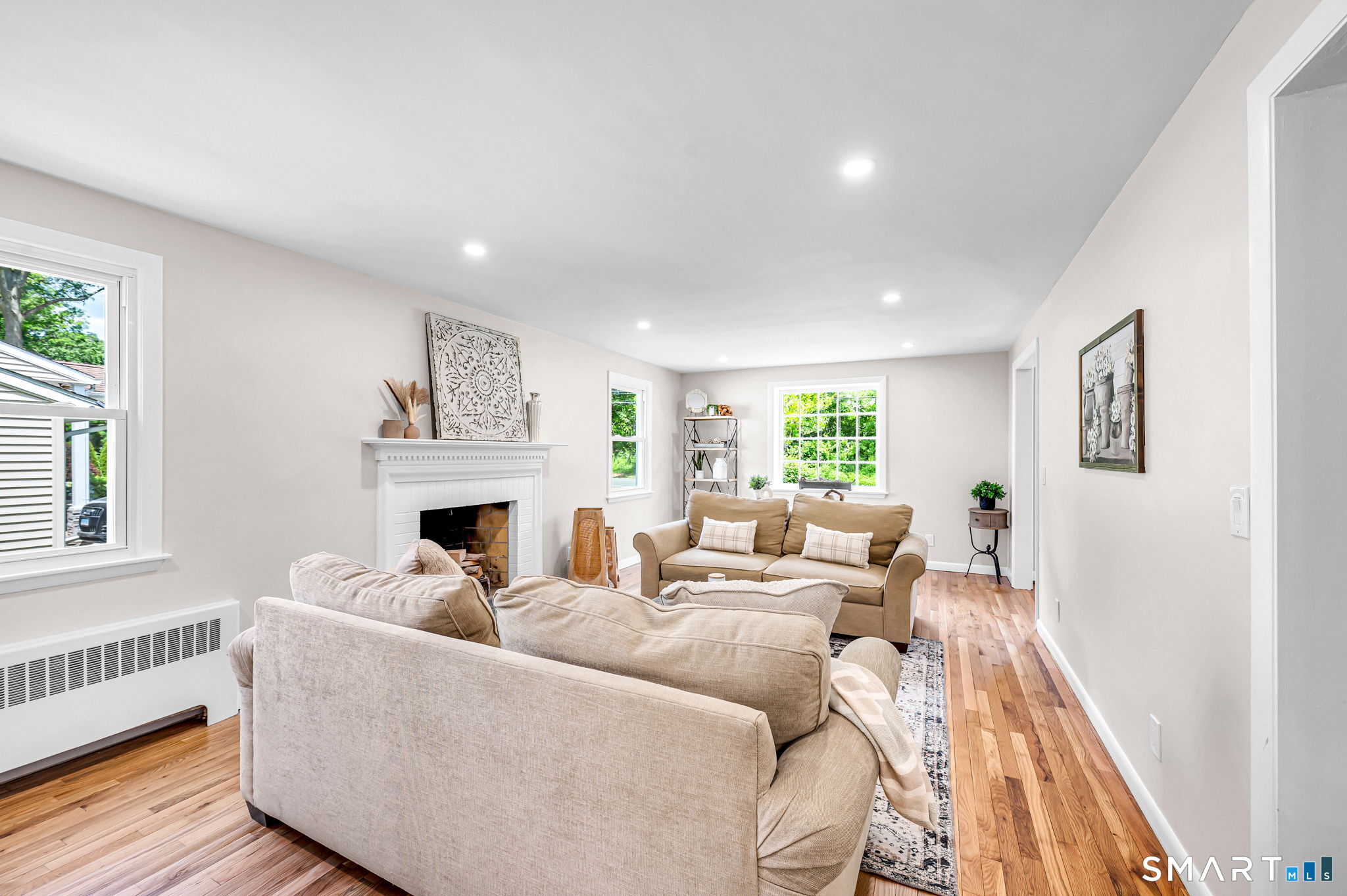 261 Simsbury Road West Hartford, CT 06117 - Photo 5 of 40