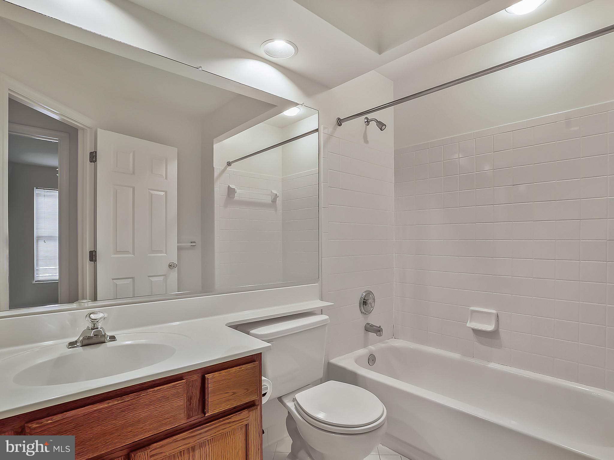 16820 Centerfield Way Olney, MD 20832 - Photo 33 of 48 2nd Full Bath in Upper 1 Hallway