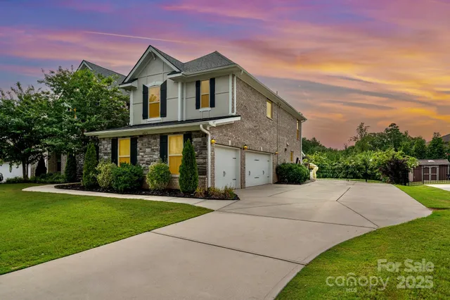 $950,000 | 4071 Thames Circle, Fort Mill, SC 29715