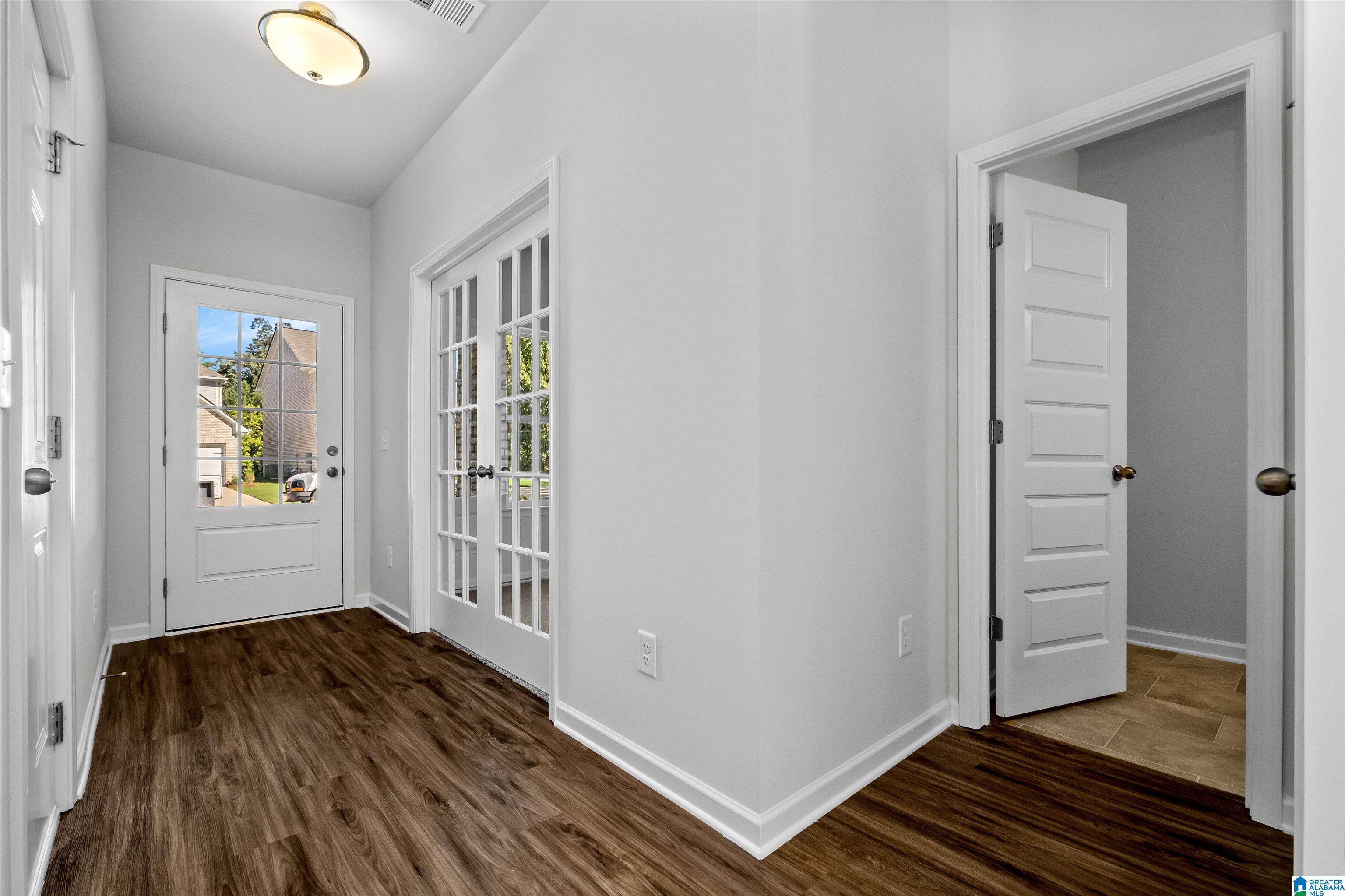 645 Ridge Circle Odenville, AL 35120 - Photo 5 of 20