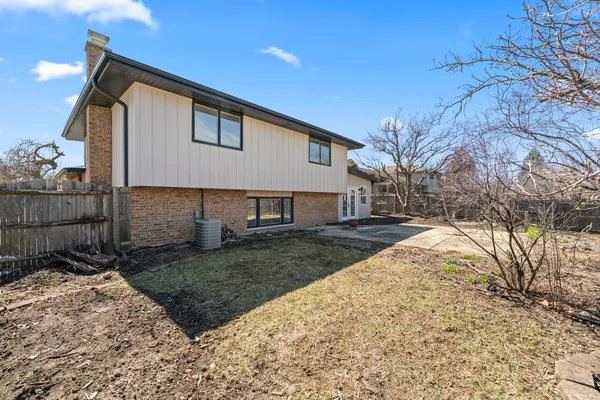 $489,000 | 8800 172nd Street, Tinley Park, IL 60487