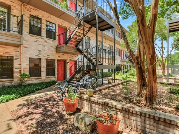 $1,895 | 2216 San Gabriel Street, Unit 105, Austin, TX 78705