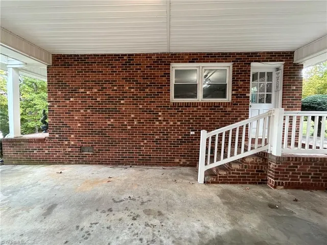 $229,900 | 240 Oakcrest Drive, Madison, NC 27025