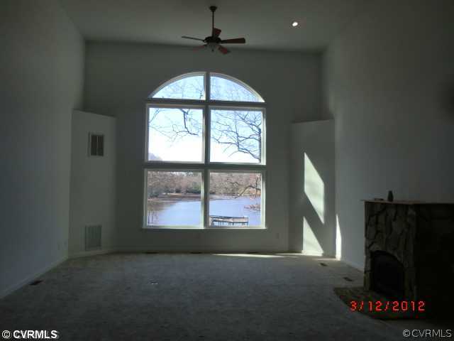 8445 Hicks Island Road Lanexa, VA 23089 - Photo 3 of 10 Interior Space/Layout