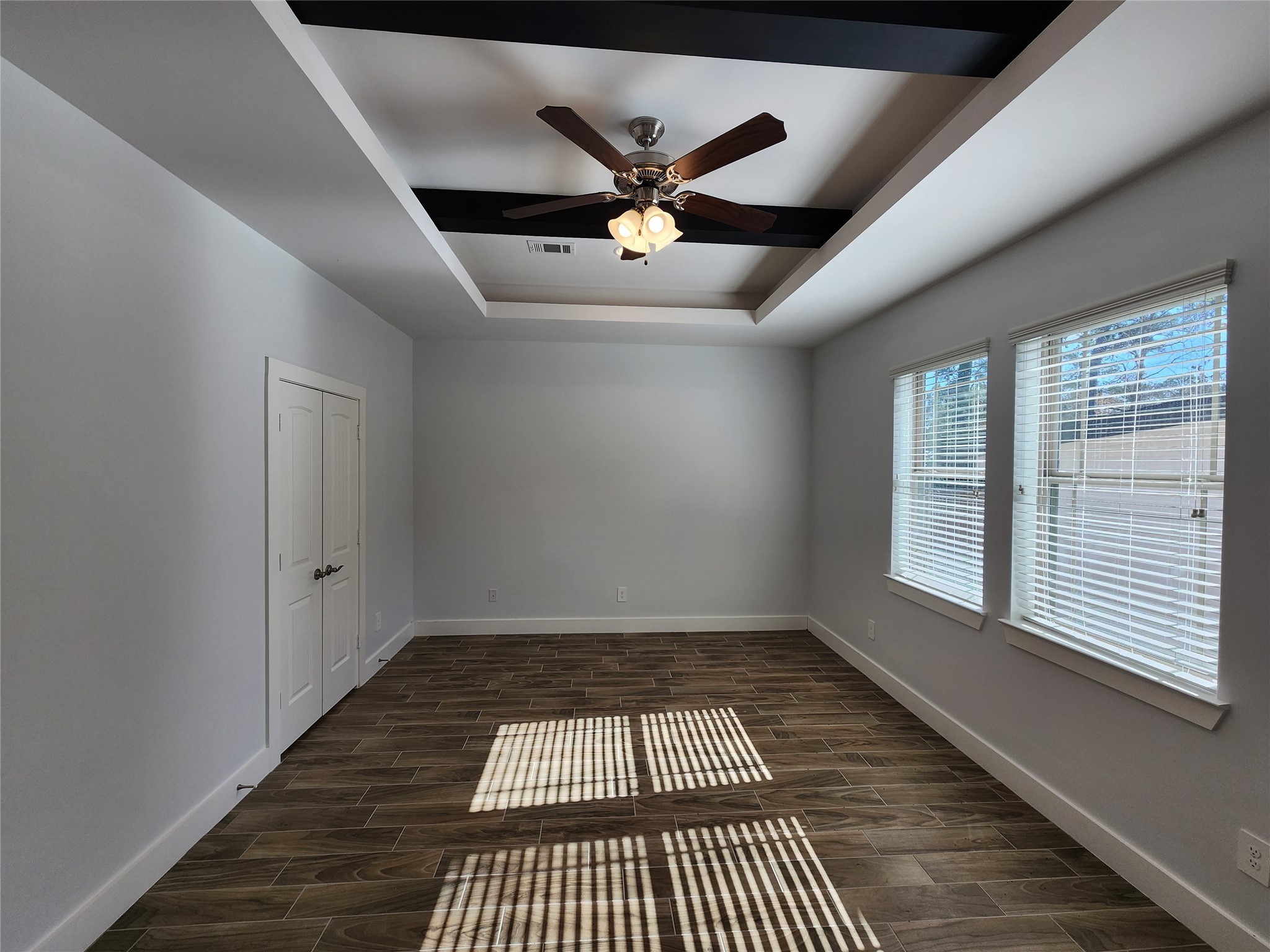 25982 Lantern Lane New Caney, TX 77357 - Photo 20 of 26 a very nice looking room with a ceiling fan