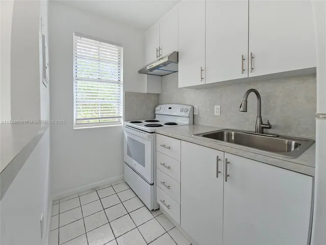 $2,050 | 6617 Southwest 10th Street, Unit 5, West Miami, FL 33144