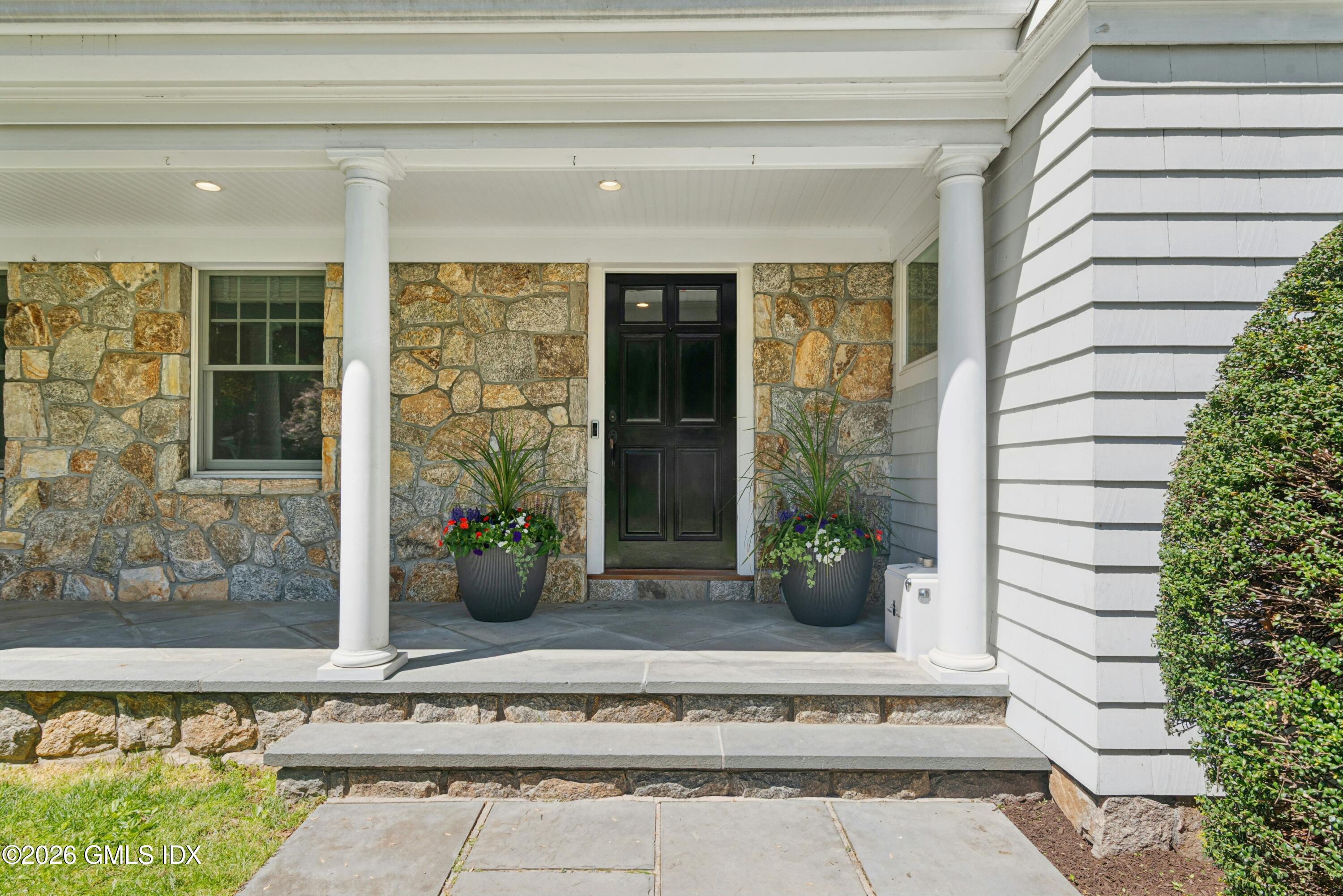 48 Northridge Road Old Greenwich, CT 06870 - Photo 2 of 30 Front