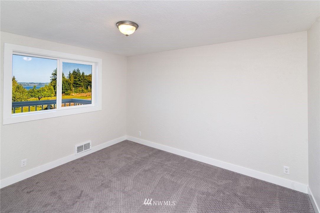 23740 Seatter Road Northeast Kingston, WA 98346 - Photo 26 of 38 Gallery Image 26