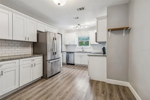 $2,800 | 1206 East Crenshaw Street, Tampa, FL 33604