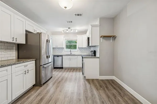 $2,800 | 1206 East Crenshaw Street, Tampa, FL 33604