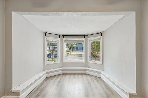 $2,800 | 1206 East Crenshaw Street, Tampa, FL 33604