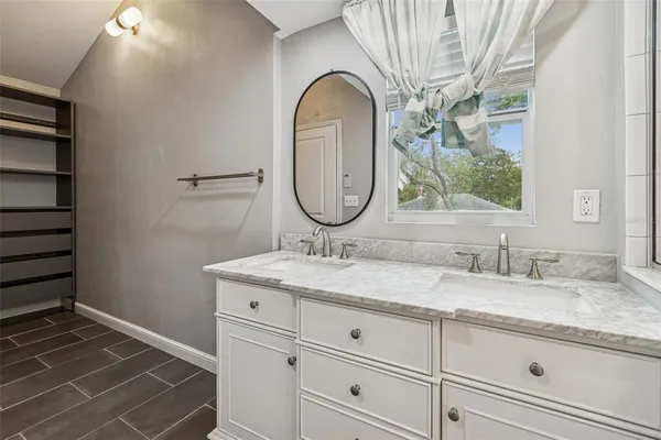 $2,800 | 1206 East Crenshaw Street, Tampa, FL 33604