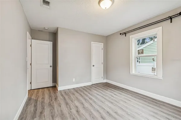 $2,800 | 1206 East Crenshaw Street, Tampa, FL 33604