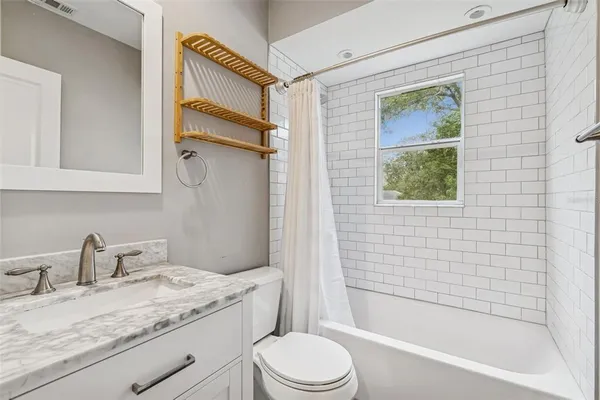 $2,800 | 1206 East Crenshaw Street, Tampa, FL 33604