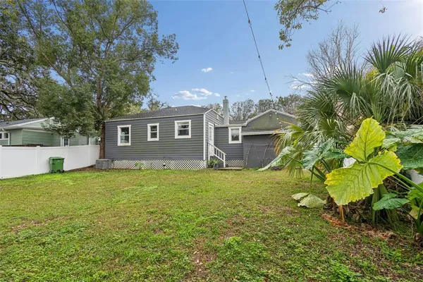 $2,800 | 1206 East Crenshaw Street, Tampa, FL 33604