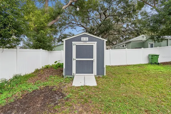 $2,800 | 1206 East Crenshaw Street, Tampa, FL 33604
