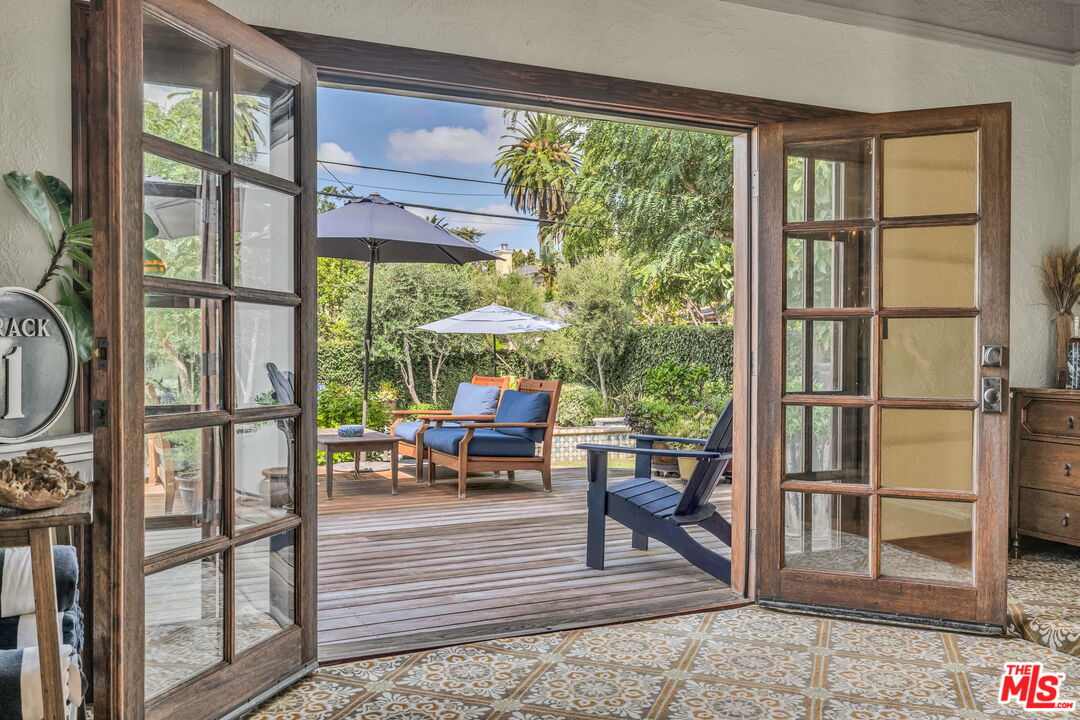 1847 Virginia Road Los Angeles, CA 90019 - Photo 21 of 65