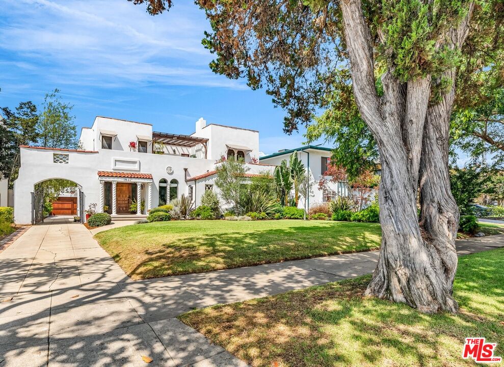 1847 Virginia Road Los Angeles, CA 90019 - Photo 3 of 65