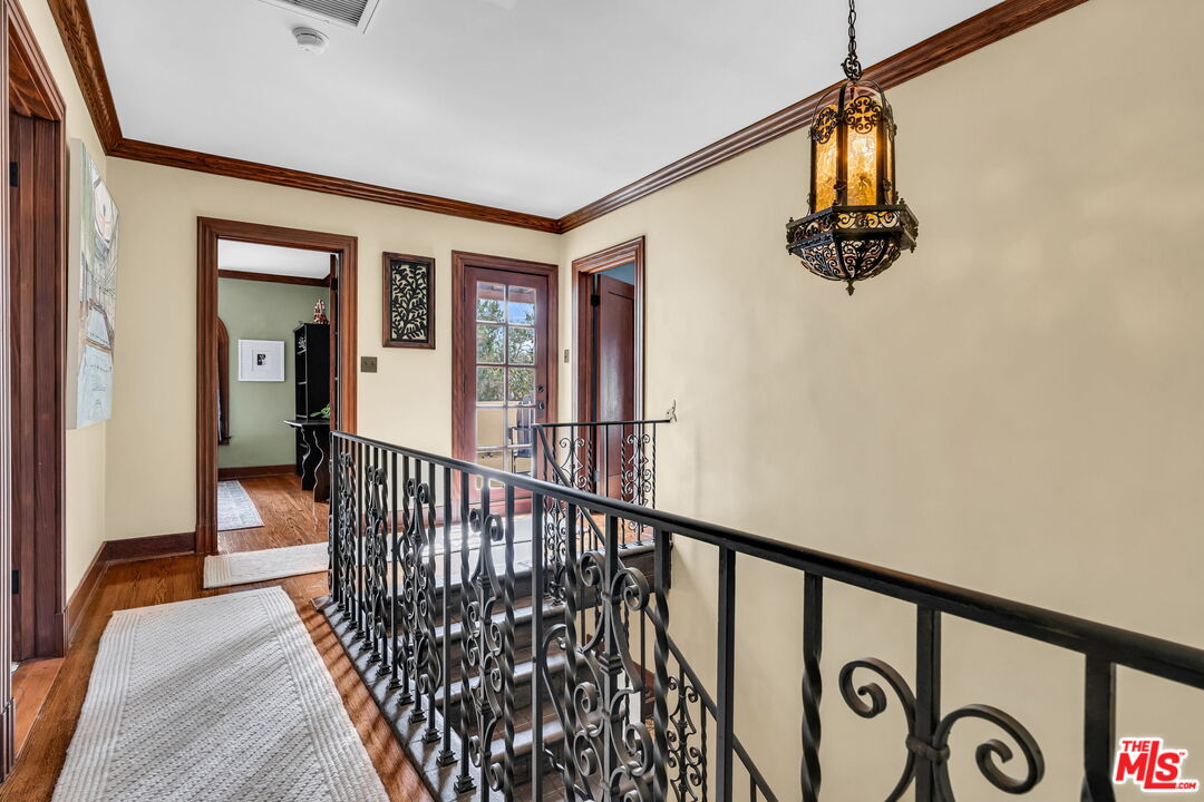 1847 Virginia Road Los Angeles, CA 90019 - Photo 46 of 65