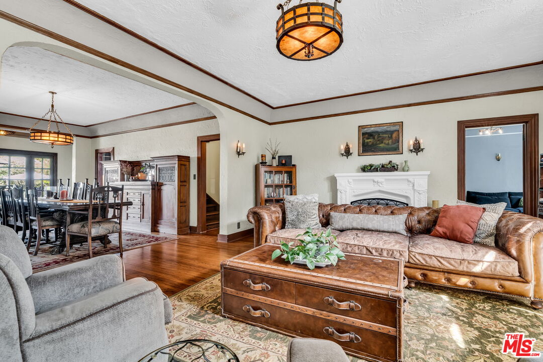 1847 Virginia Road Los Angeles, CA 90019 - Photo 8 of 65