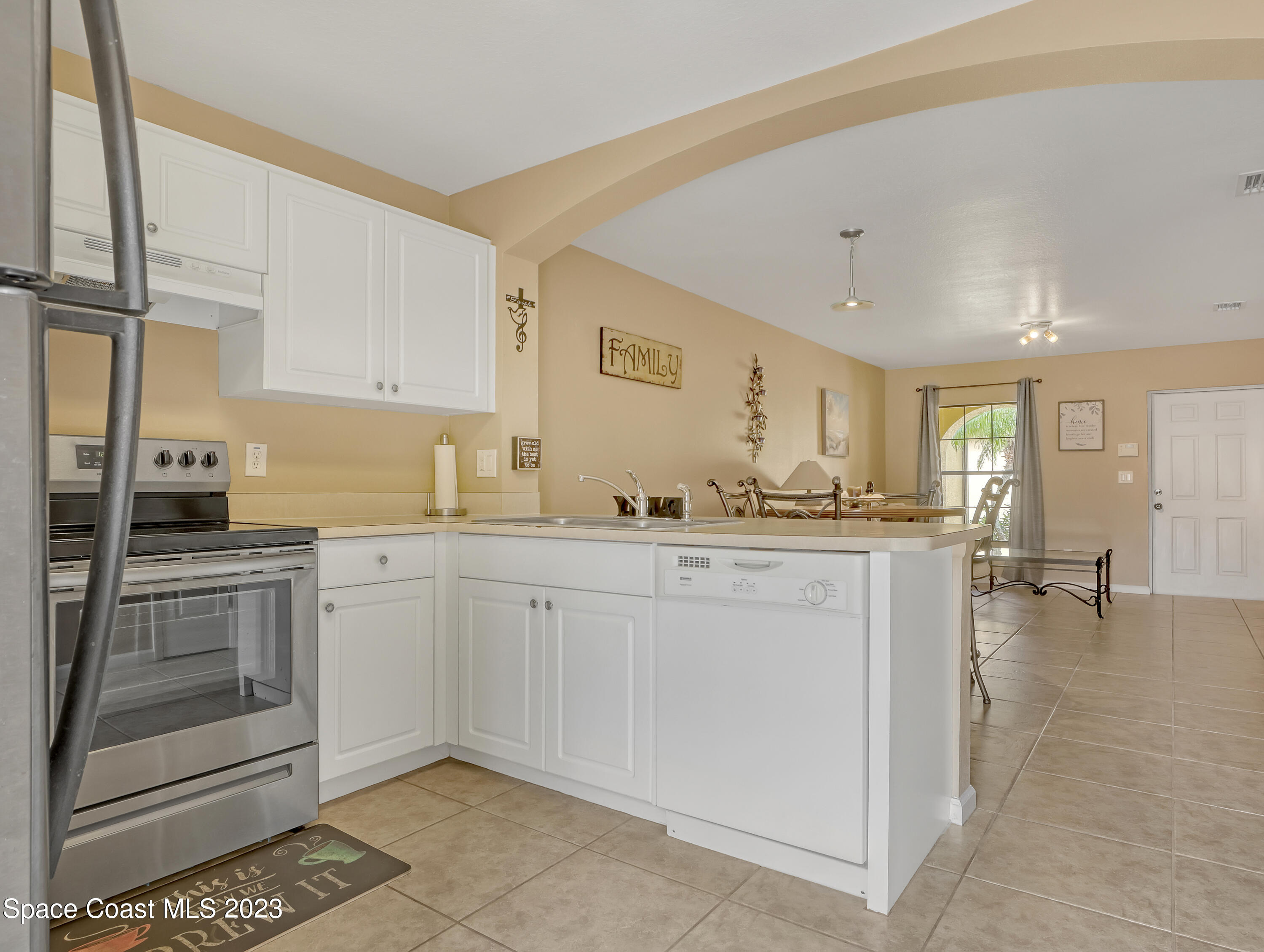 990 Luminary Circle, Unit 103 Melbourne, FL 32901 - Photo 18 of 45 990 Luminary #103 (19)