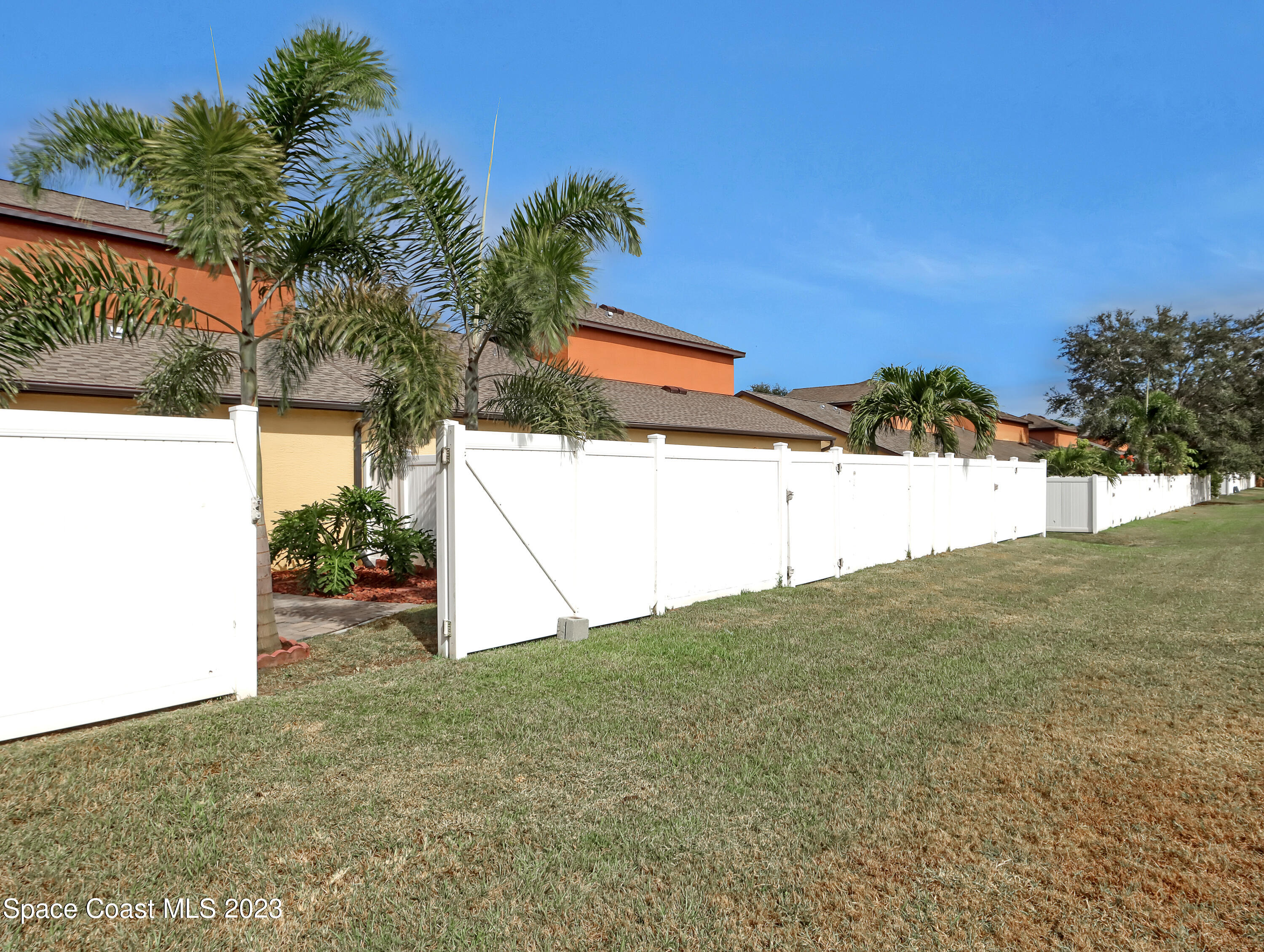 990 Luminary Circle, Unit 103 Melbourne, FL 32901 - Photo 37 of 45 990 Luminary #103 (40)