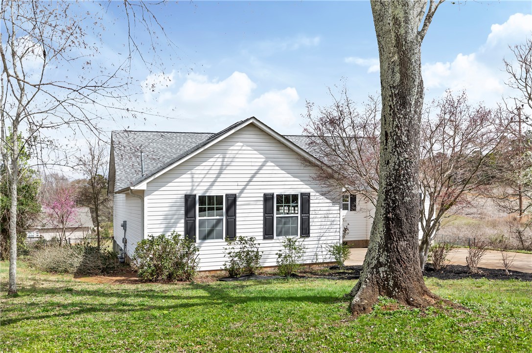 304 Chateau Road Anderson, SC 29625 - Photo 2 of 30 Gallery Image 2