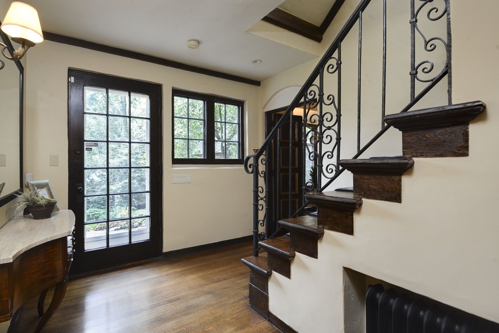 20 Holly Road Newton, MA 02468 - Photo 6 of 30
