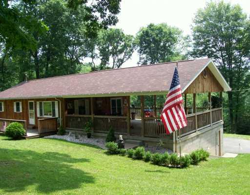 721 Bonniebrook Road Butler, PA 16002 - Photo 2 of 8 Exterior Front.
